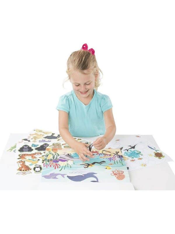 חוברת מדבקות חיות וסביבתן - מליסה ודאג