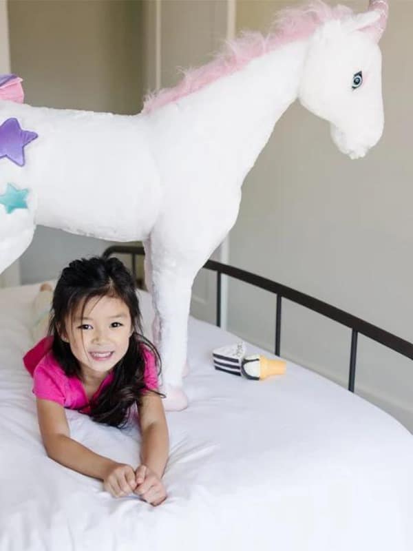 בובת ענק חד קרן - מליסה ודאג