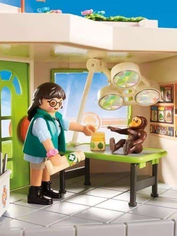 מרפאה וטרינרית בגן חיות - פליימוביל 70900