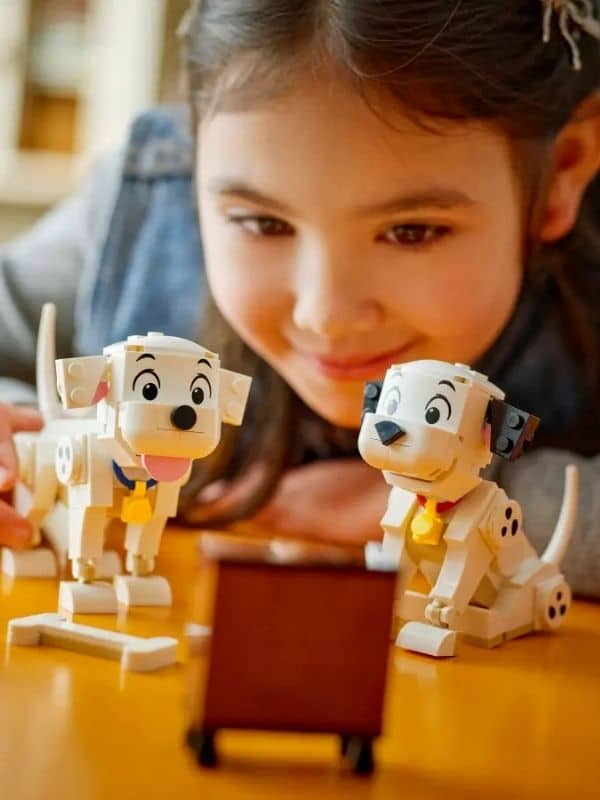 לגו דיסני 43271 - הגורים לאקי ופאני 101 גורים דלמטים