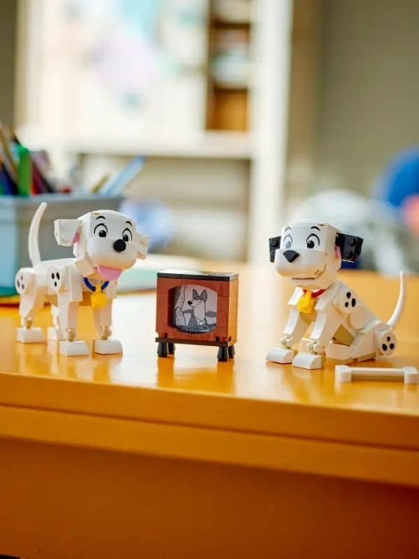 לגו דיסני 43271 - הגורים לאקי ופאני 101 גורים דלמטים