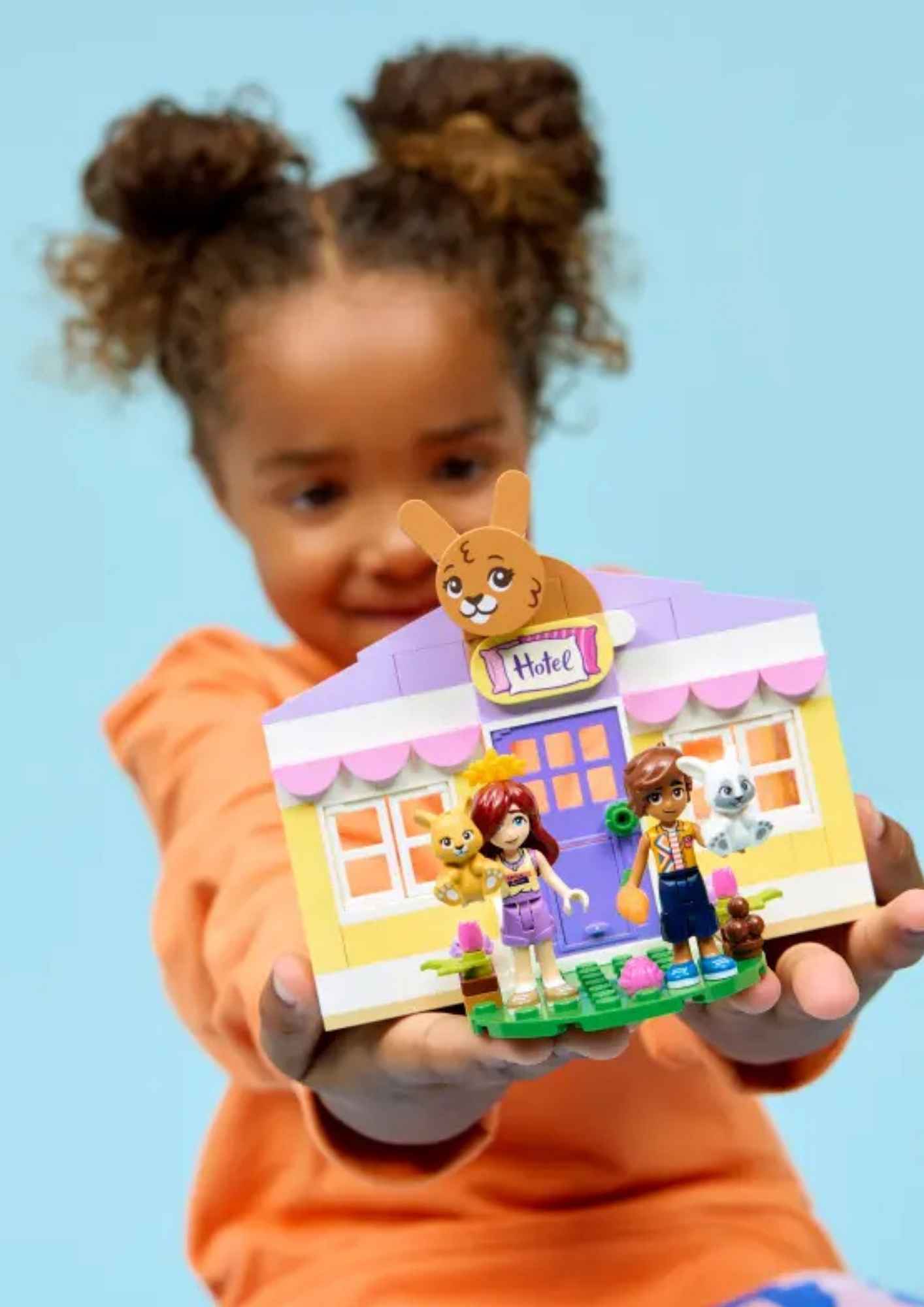 לגו חברות 42679 - מלון הארנבים בהארטלייק סיטי