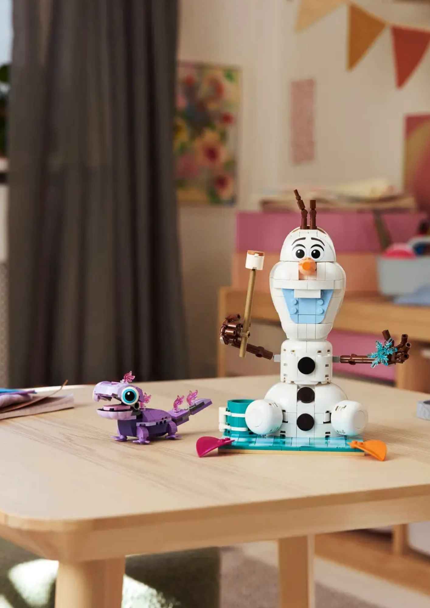 לגו דיסני 43287 - פיקניק כיפי אצל אולף וברוני